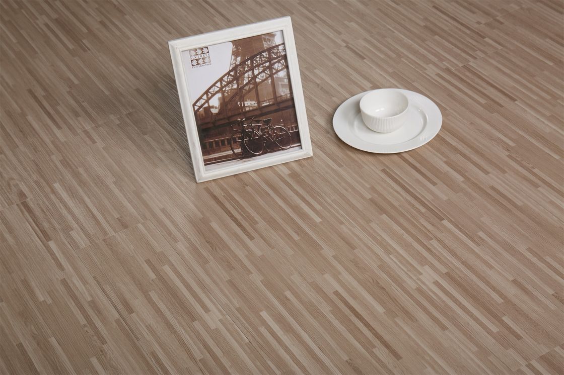 أرضيات PVC 4.0mm 5.0mm ملصقة ذاتياً أرضيات الفينيل 3.0mm طلاء UV